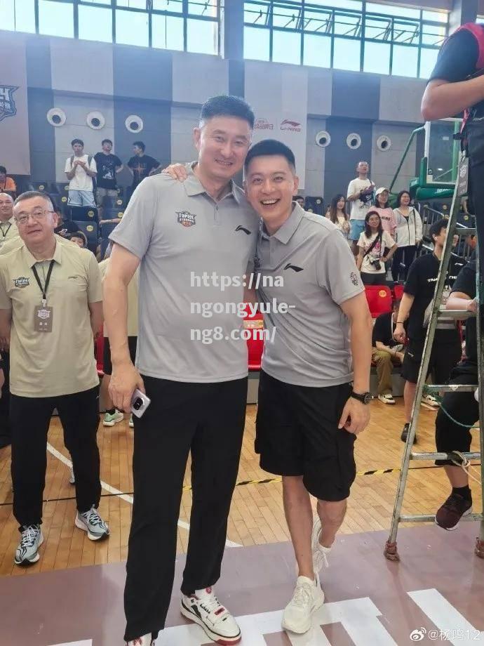 沙尔克陷入困境，主教练面临压力
